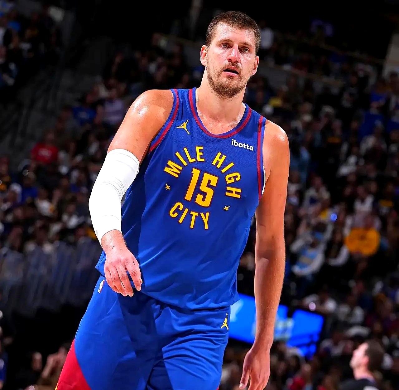 掘金在NBA中失利英格兰，球迷沸腾