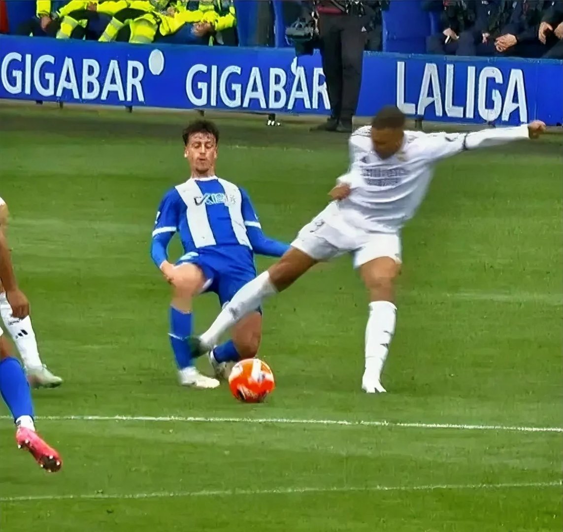 黑白直播nba在线观看-姆巴佩遭遇勇士失利，中超局势紧张的简单介绍