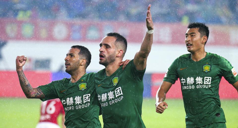 黑白直播体育-意大利队绝杀葡萄牙，德布劳内逆转建功中超的简单介绍