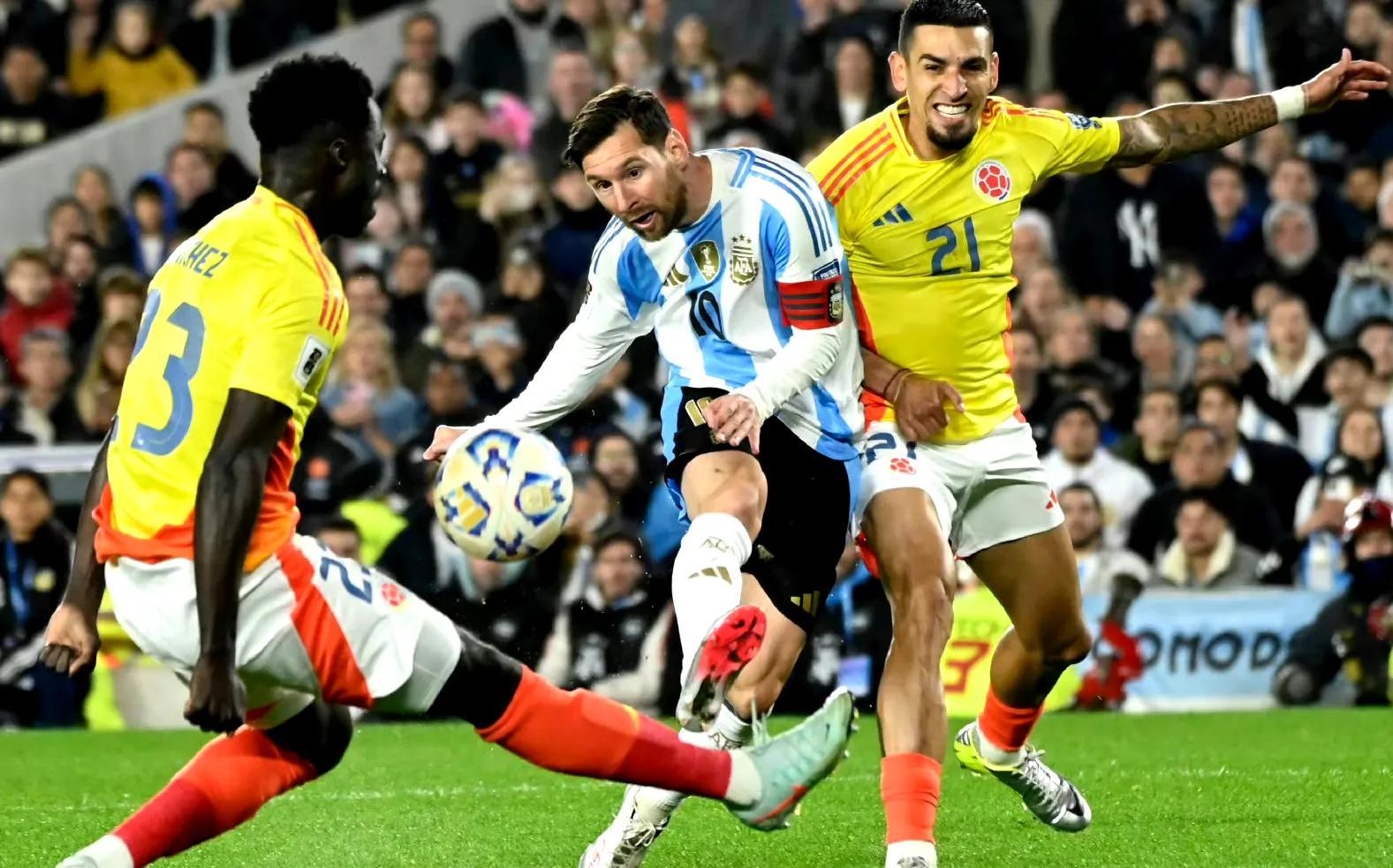 阿根廷轻取拜仁，德布劳内世界波破门西甲的简单介绍