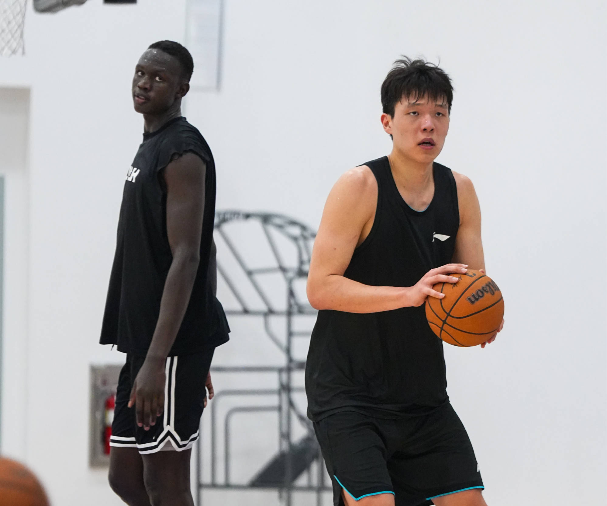 关于美职篮球员身体素质亮眼，备战新赛季的信息