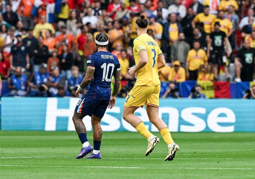 国内外对决!欧洲杯预选赛狭路相逢 国内外对决!欧洲杯预选赛狭路相逢