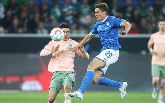 黑白直播nba-沙尔克04做客险胜霍芬海姆，继续稳居前列