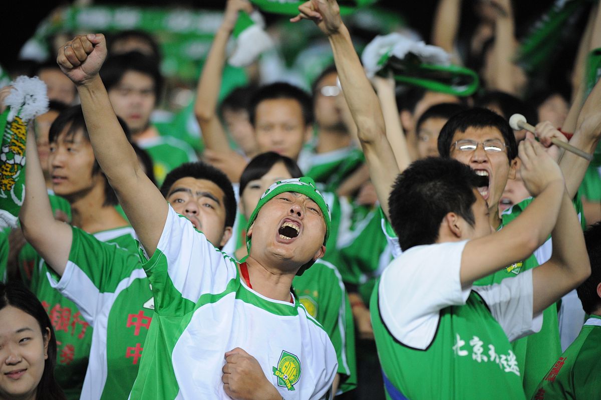 黑白直播免费体育直播-球队经历人员变动，大手笔挖来新外援