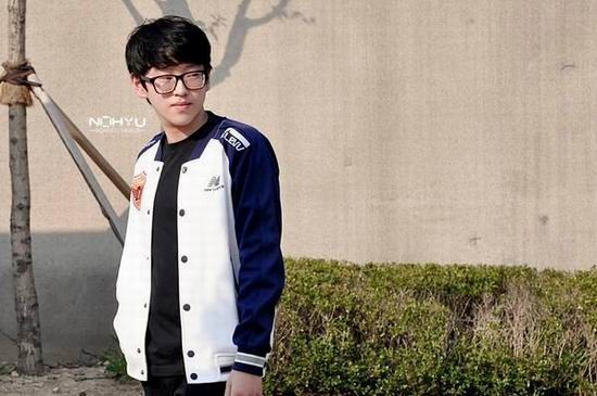 FLY轻取EDG，Scout开启传奇时刻全球总决赛2:1（洛杉矶）