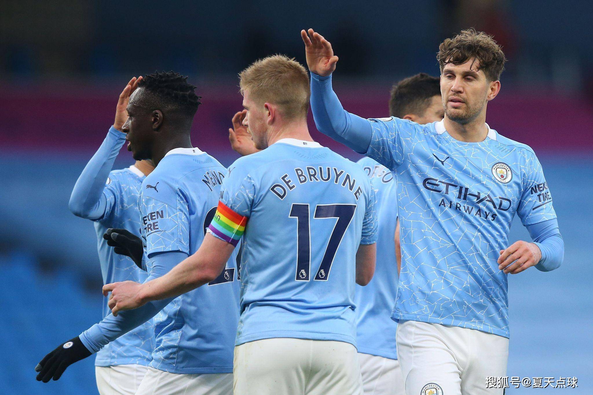 曼城客场逆转成功，势不可挡的简单介绍