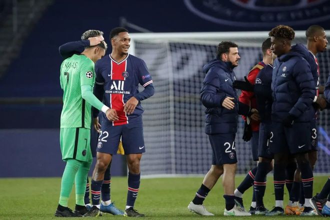 黑白直播网-瓦伦西亚连续争抢成功巴黎门将连续扑点的简单介绍