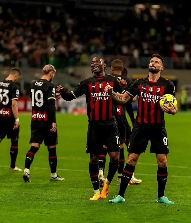 黑白直播免费体育直播-尤文图斯客场惨败，欧冠席位岌岌可危