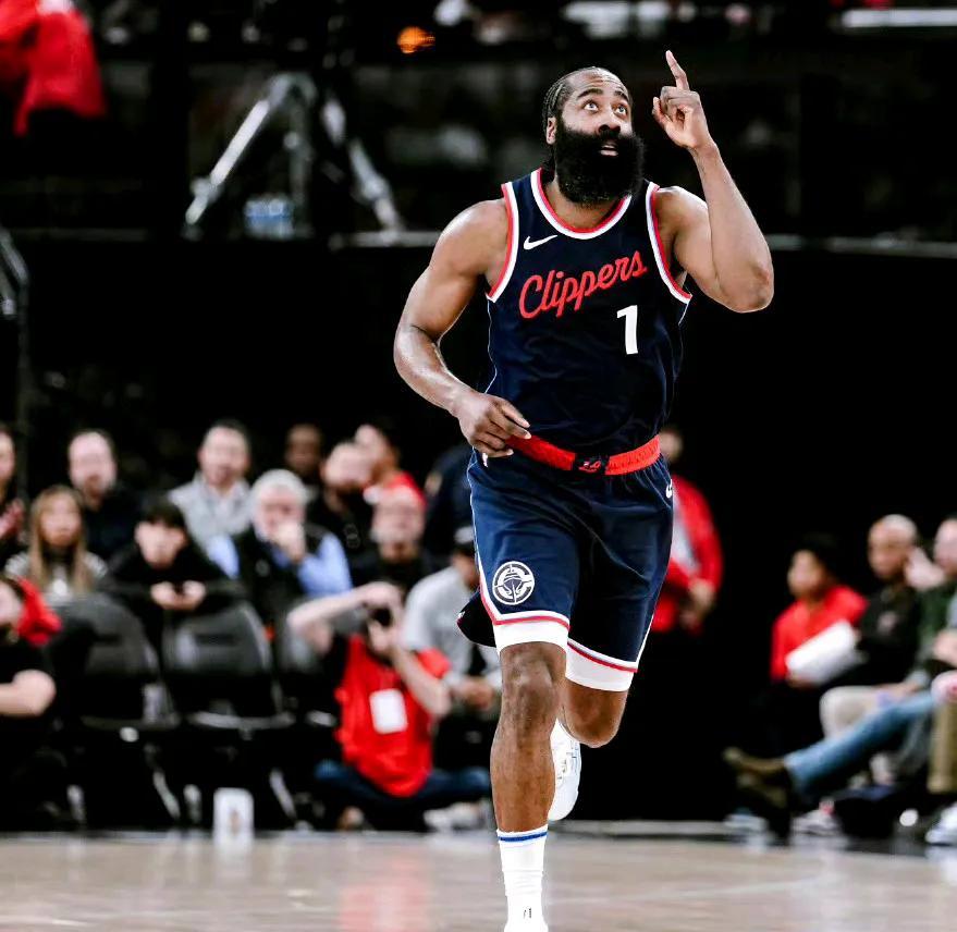 快船惊险战胜公牛，喜迎连胜