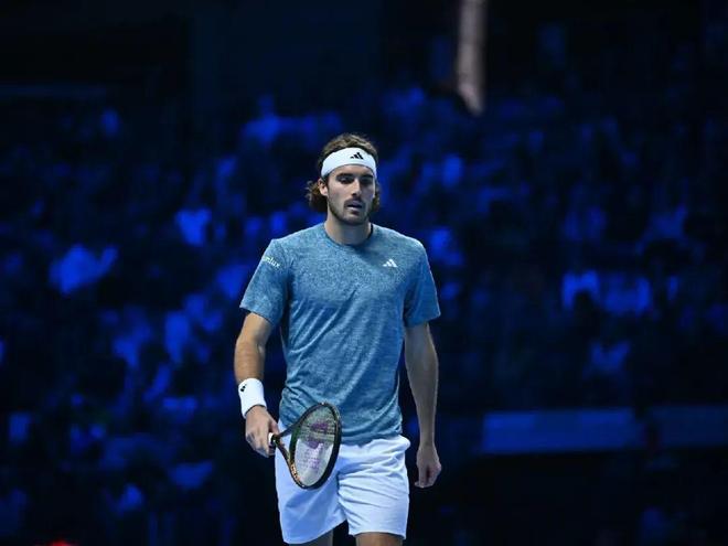 英国网球队险胜西班牙网球队，西西帕斯统治全场的简单介绍