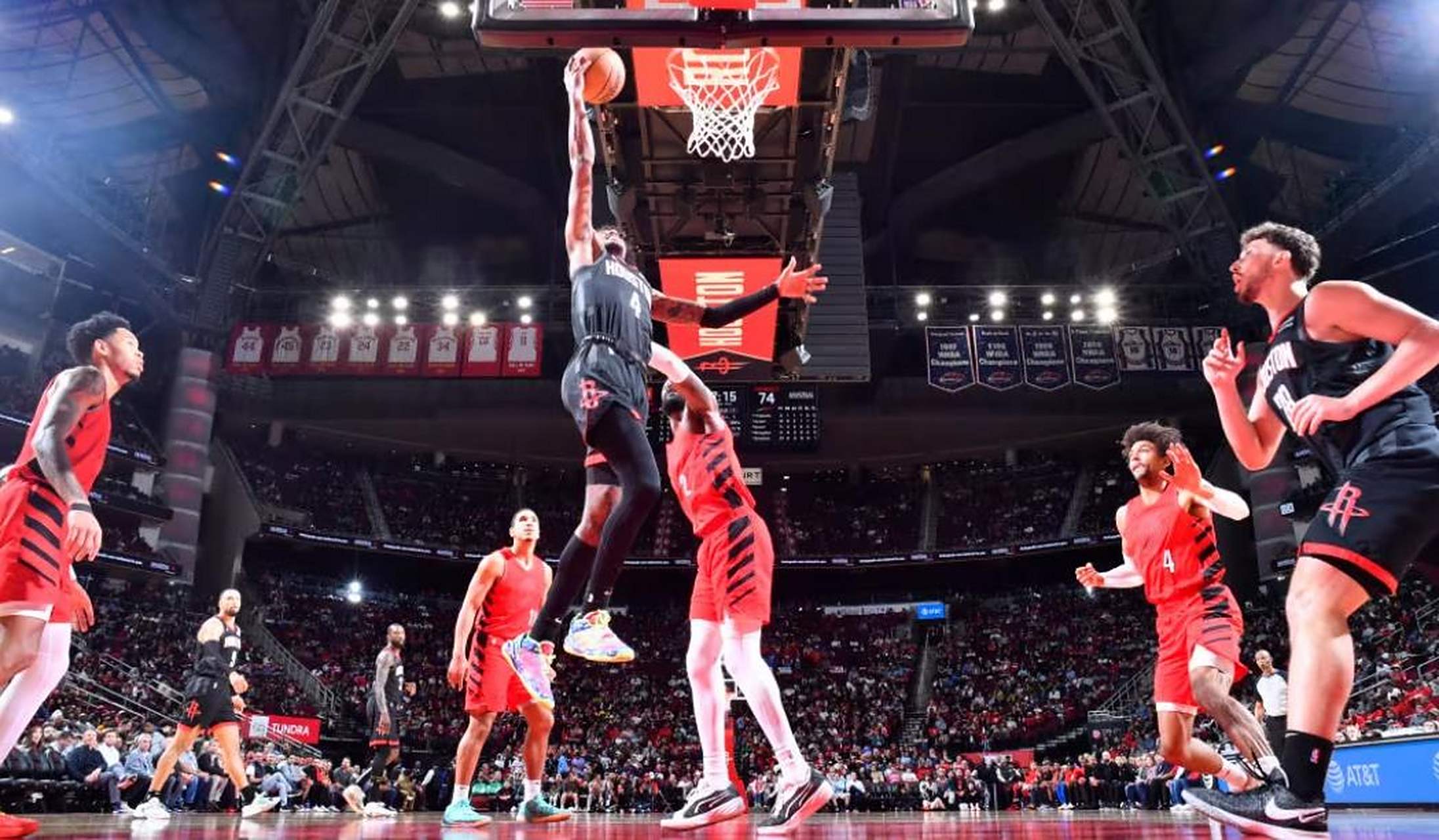 开拓者客场失利遭遇连败 开拓者客场失利遭遇连败