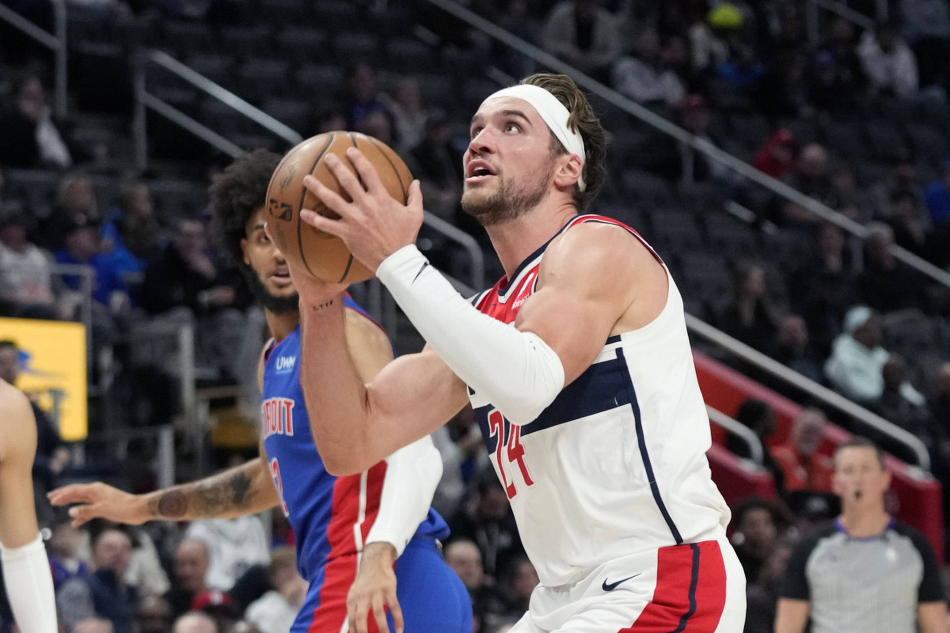 黑白直播网-快船外线手感极佳，大胜对手