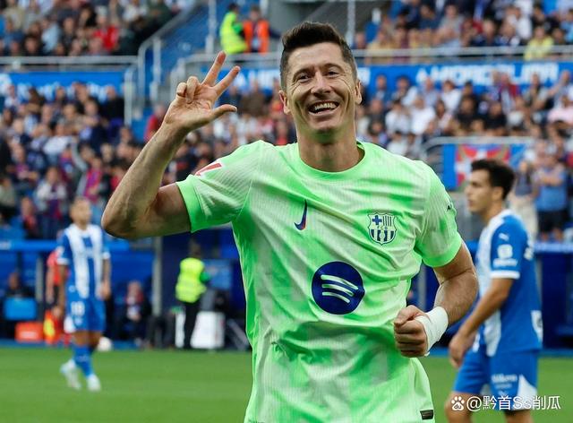 关于阿根廷险胜多特蒙德，莱万扛起全队的信息