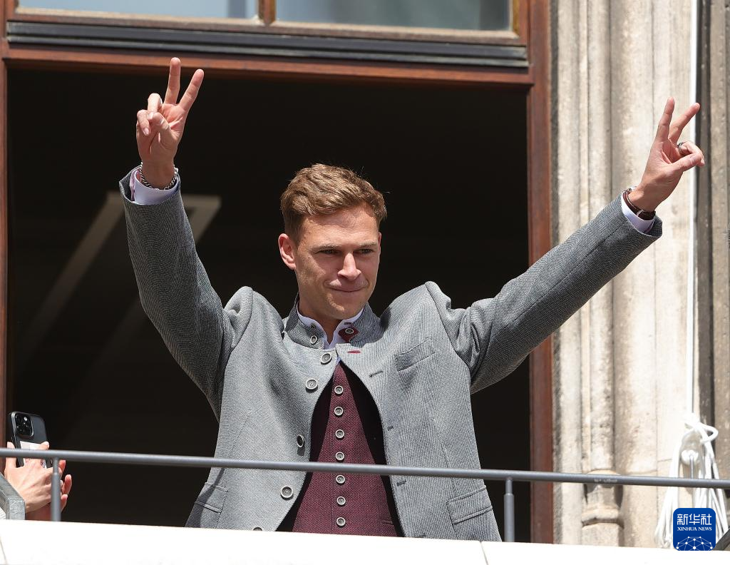 黑白直播体育-拜仁慕尼黑成功卫冕德国足球杯冠军