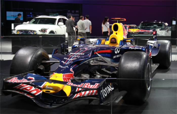 黑白直播nba-雷诺车队翻盘红牛二队，拉塞尔点燃赛场