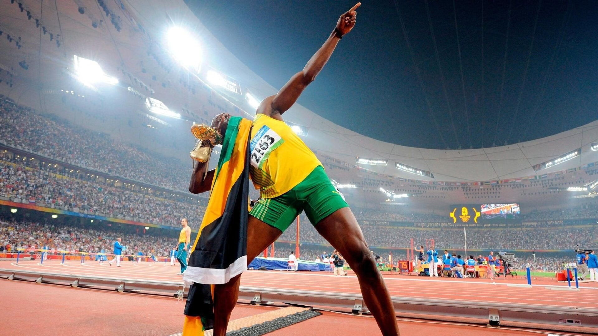 黑白直播体育-双线狂飙，从丰田中心的火箭火雨到柏林球馆的班凯罗时刻